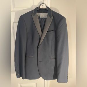 Men’s Wearhouse 3 piece altamoda suit